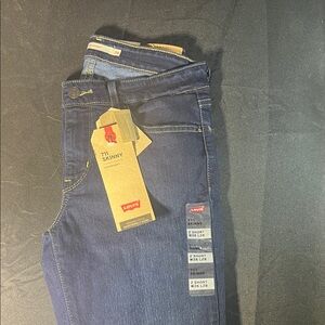 Levi's 711 Skinny Jeans in Deep Indigo
